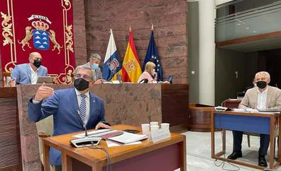 Rodríguez mantiene su rechazo a bajar el IGIC sin descartar rebajas selectivas