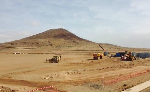 Agüimes insta a la promotora a reducir las molestias por la nueva urbanización de Arinaga