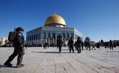 Israel solo permite el paso de musulmanes a la Explanada de las Mezquitas