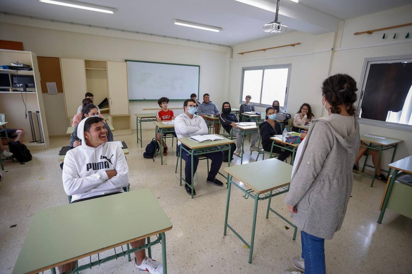 No todos los alumnos se quitan las mascarillas en las aulas