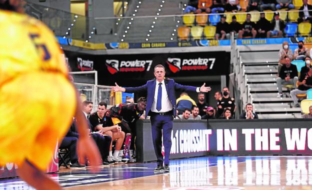 Porfi Fisac: «Tengo claro que estoy a gusto donde estoy, quiero trabajar y quiero seguir trabajando»