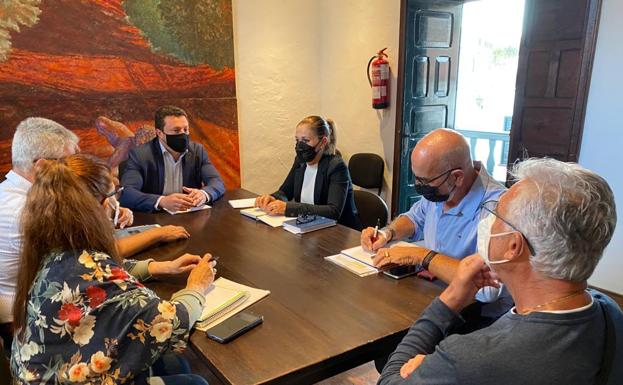 Yaiza contempla subir la tarifa del taxi y valorará nuevas licencias