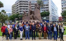 La Plaza de España se estrena como escenario para el folclore canario