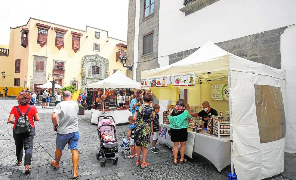 El Mercadillo de Artesanía y Cultura regresa mañana domingo a Vegueta