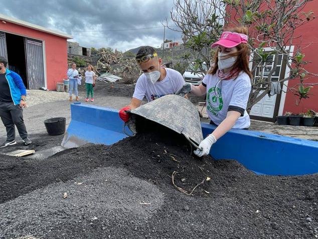 Menores vulnerables arriman el hombro por La Palma