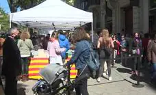 La caída de dos carpas por el viento deja tres heridos leves en Sant Jordi