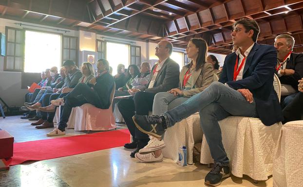 El PSOE palmero cierra filas en torno a Pestana