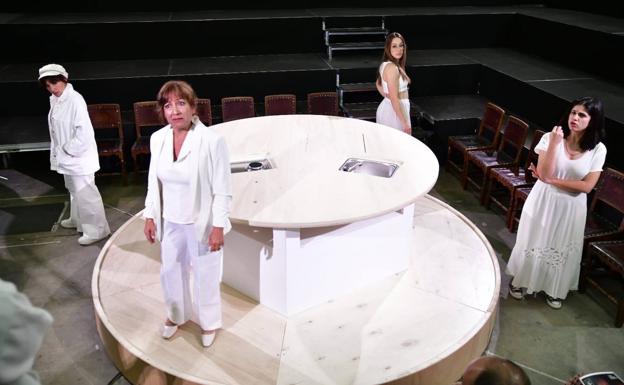 'Tamora' inaugura el proyecto 'Segunda Lectura' del Galdós con un montaje giratorio de 360º