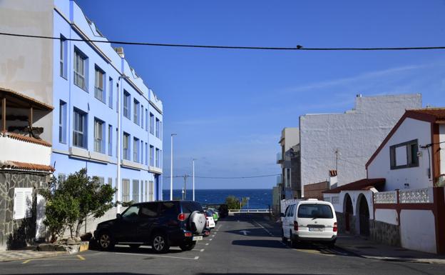 Agüimes estudia regular el aparcamiento en Arinaga en favor de los residentes