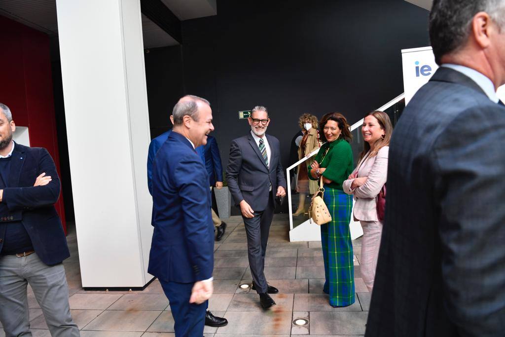 Las imágenes del encuentro de Hidalgo, Bermúdez y el IE Business, en CANARIAS7