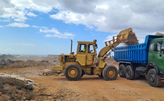 Arrecife retira154 toneladas de escombros