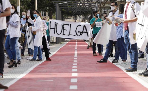 Los médicos temporales, sobre la huelga: «Pedimos disculpas a los pacientes, pero el momento es clave»