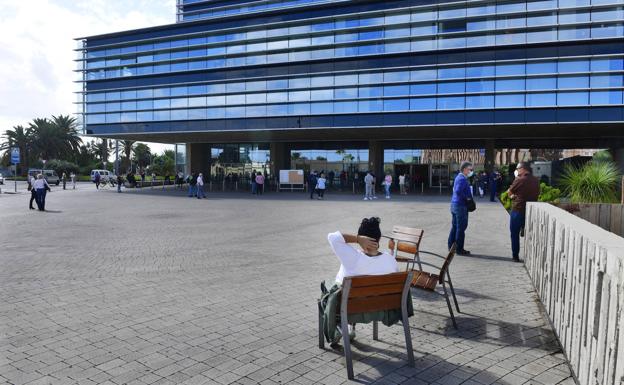 La fiscal pide 10 años para un protésico por abusar de una niña en su consulta