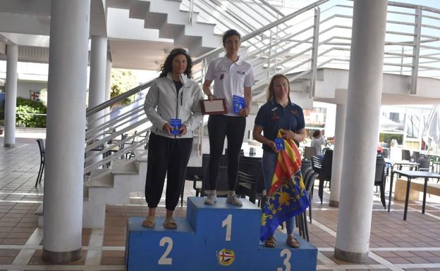 Isabel Hernández confirma su gran momento con un oro en el Nacional de ILCA 6