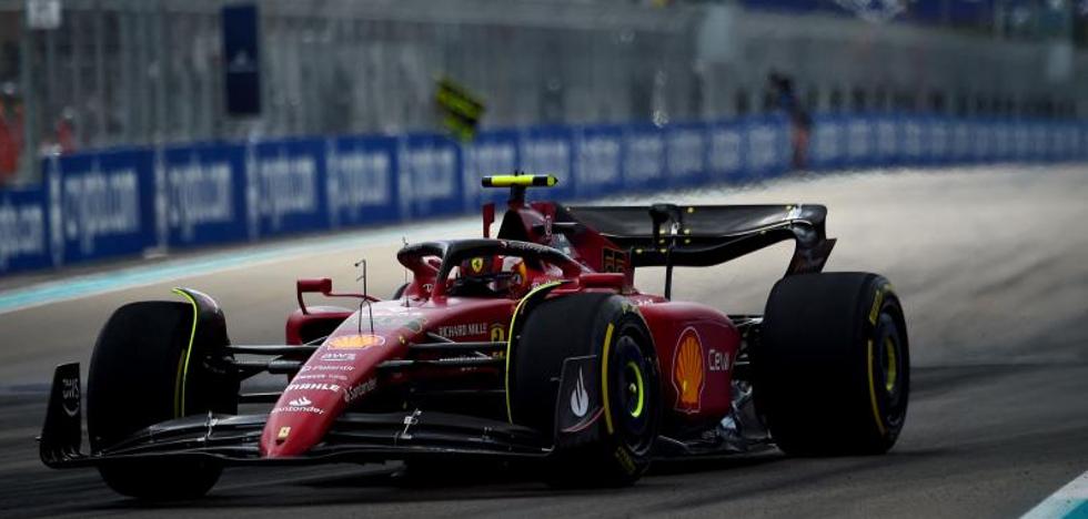 Sainz closes the crisis with a podium in Miami