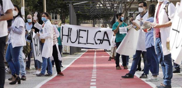 Los trabajadores del ICHH inician una huelga para pedir estabilidad laboral
