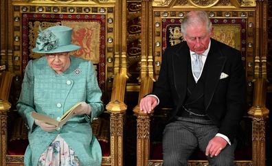 Isabel II delega en su hijo Carlos la apertura del Parlamento