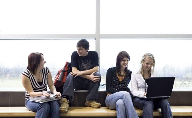 Educación amplía hasta 16 de mayo el plazo para solicitar becas próximo curso