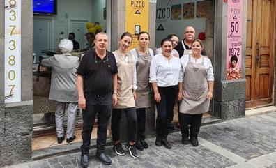 La sandwichería Pizco de Triana celebra sus cincuenta años de vida