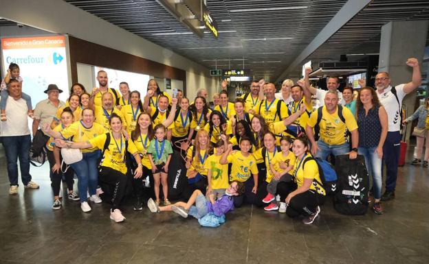 Emoción, lágrimas y mucho honor para recibir al Rocasa campeón