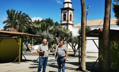 Antigua hace 'encaje de bolillos' para montar los 200 puestos de la Feria de Artesanía