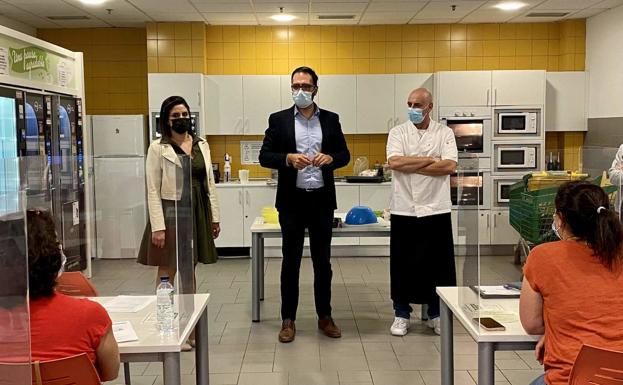 Las instalaciones de HiperDino acogen un taller de cocina sin gluten