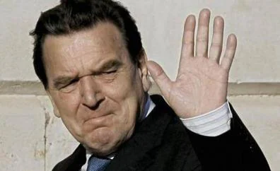 El excanciller Gerhard Schröder pierde sus privilegios por apoyar a Rusia