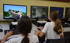 Un grupo de escolares del CEIP Pintor Néstor recrea el yacimiento de Risco Caído en Minecraft