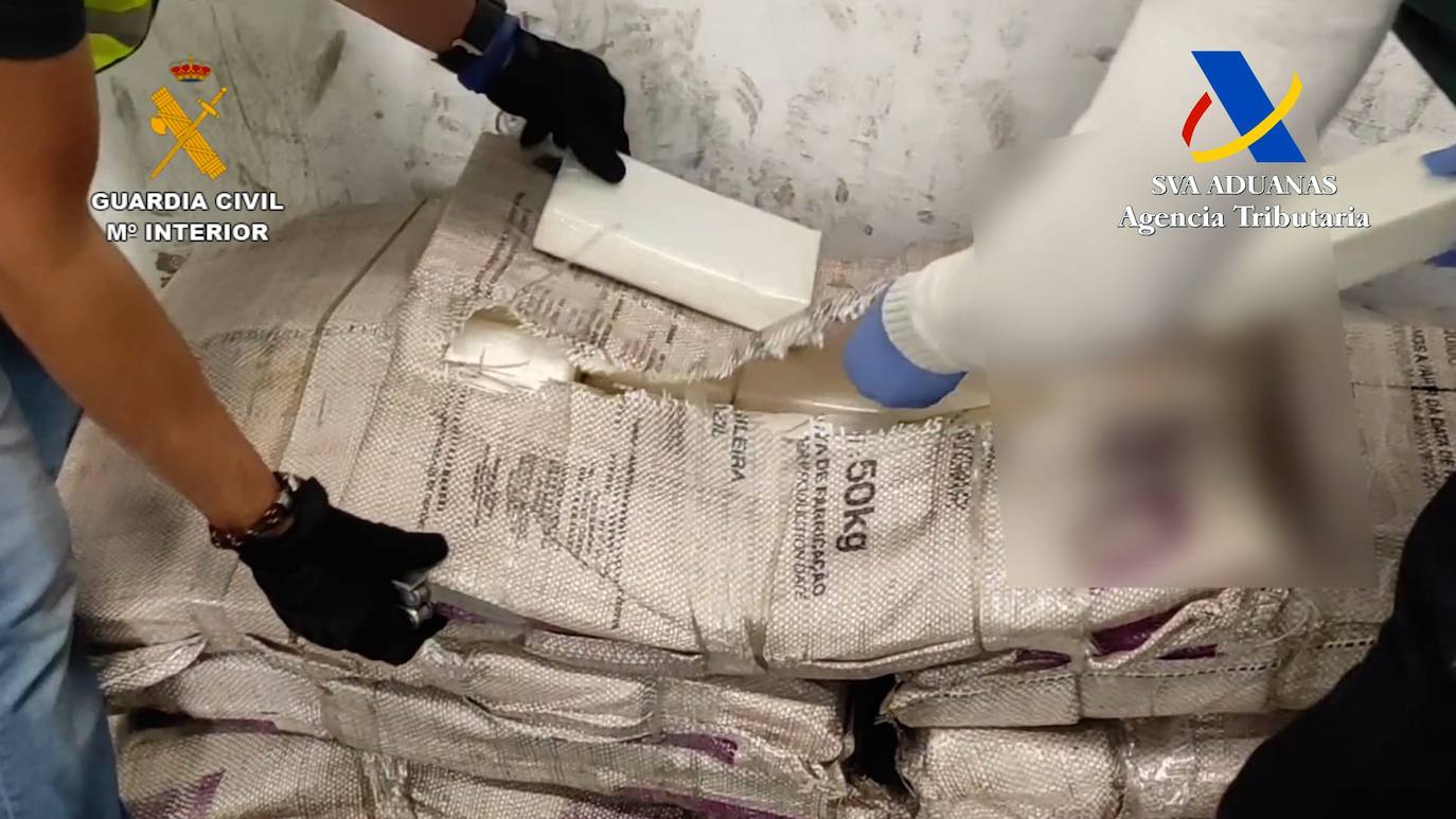 Duro golpe a la delincuencia organizada: intervienen 215 kilos de cocaína en el Puerto de Las Palmas
