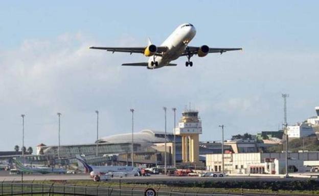 The tourist employers and UGT warn that the green rate on air connections with the Canary Islands will cause a huge social drama