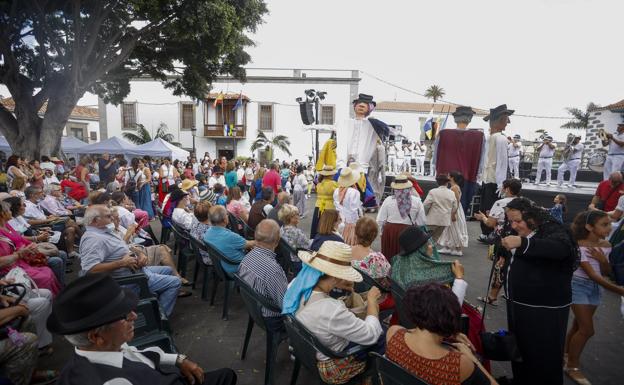 San Juan se llena de tradición en la celebración del Día de Canarias