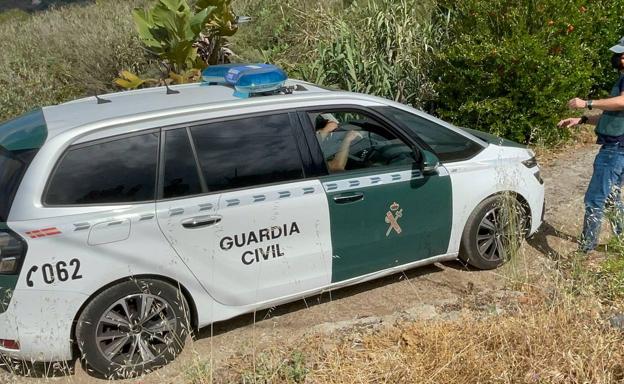 La Guardia Civil lleva al presunto asesino del abogado Betancor al lugar de los hechos
