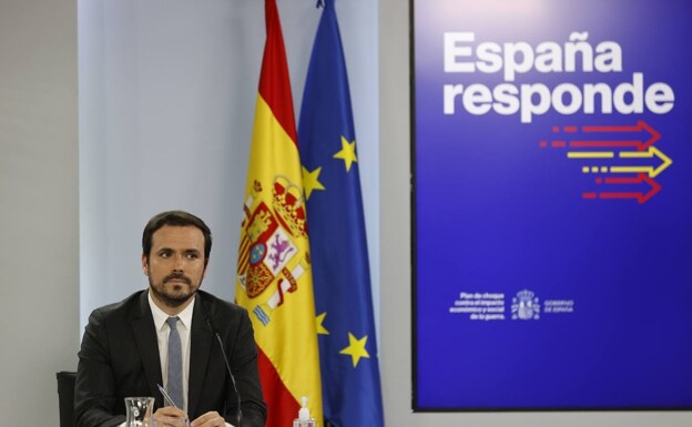 Alberto Garzón, during the press conference after the Council of Ministers. 