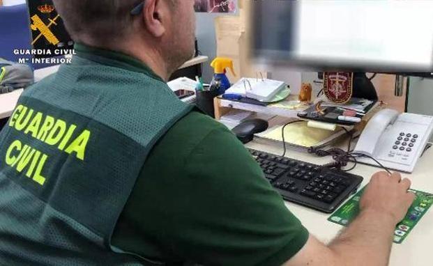 Anunciaban por internet la venta de piezas de motor haciéndose pasar por un desguace