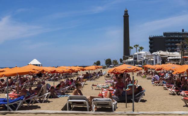 Canarias recibió en abril 1,1 millones de turistas extranjeros, un 914% más