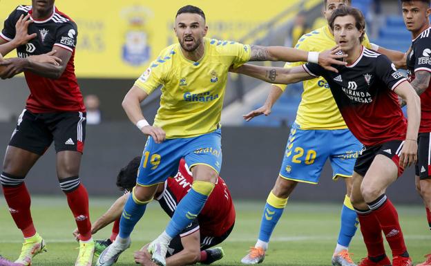 Sadiku lucha contra la física para llegar al derbi: lo tiene negro, pero quiere jugar