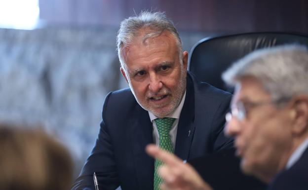 Torres, «optimista» sobre la posible exención de la tasa verde en las conexiones con la UE