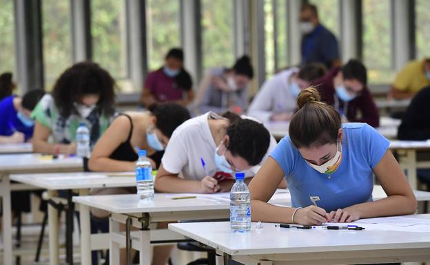 ¿Aprobaría el examen de Lengua y Literatura de la EBAU? Estos son los últimos que han salido en Canarias