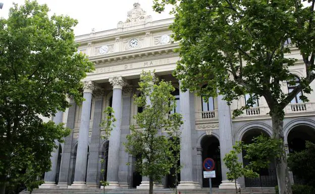 Facade of the Madrid Stock Exchange. 