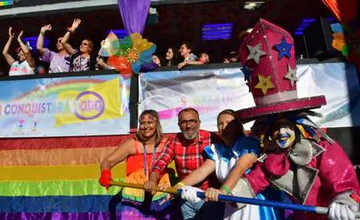 Santa Lucía de Tirajana celebra con éxito la Cabalgata del Carnaval de Verano