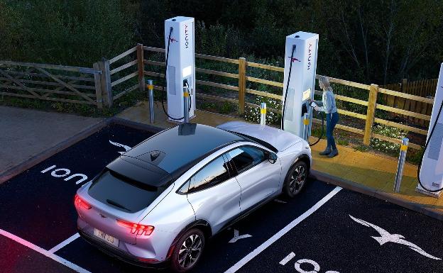 Los coches eléctricos con más autonomía respetuosos con el medio ambiente