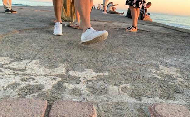 PP-AV desnuda las «mentiras» sobre el estado de las playas de San Bartolomé