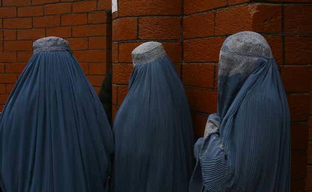 Las mujeres afganas retroceden 20 años sin que la comunidad internacional reaccione