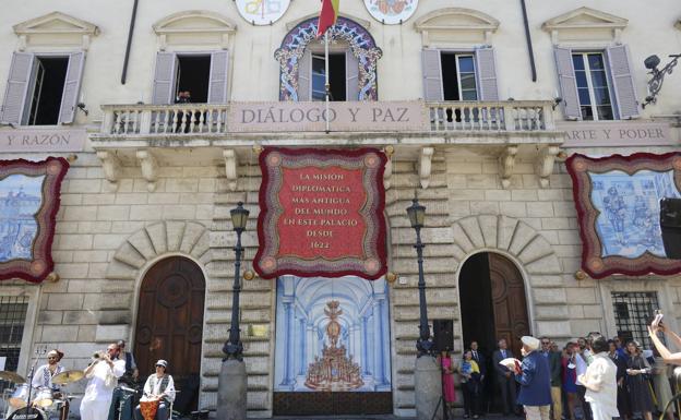 La Embajada de España ante la Santa Sede, engalanada en su 400 aniversario