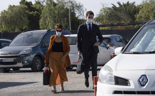 Bueno niega en el juzgado irregularidades en contratos firmados con dos empresas