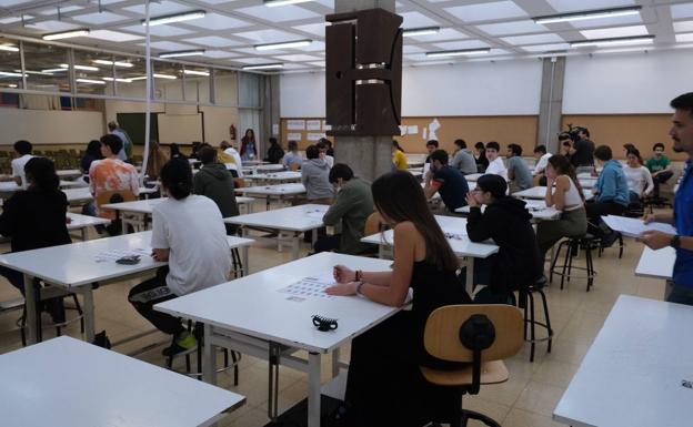 La guerra de Ucrania y Lorca estrenan la EBAU más parecida a la era precovid