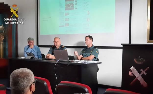 La Guardia Civil imparte unas jornadas informativas a personal de seguridad privada