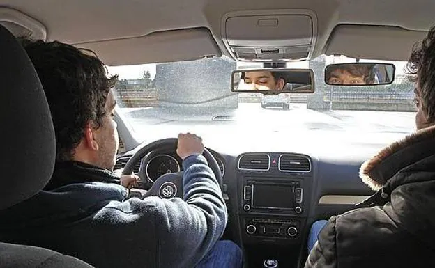 Tráfico potenciará los exámenes de conducir con coches automáticos