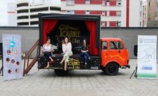 Un camión teatro pasea la música en directo por la capital grancanaria