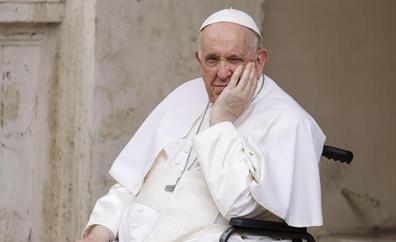 Los dolores de rodilla obligan al Papa a aplazar su viaje a África